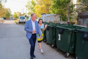 Спикер гордумы Астрахани Игорь Седов взял на контроль решение вопроса с контейнерными площадками в Трусовском районе