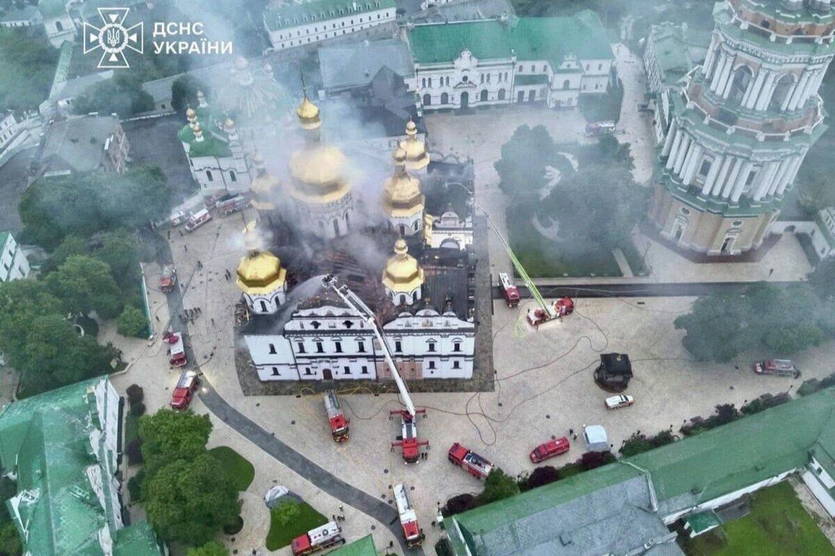 «Подарок с истекшим сроком»: Минобороны РФ раскрыло детали удара по Киево-Печерской лавре — в святыню попала просроченная ракета Patriot