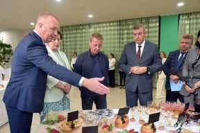 Вячеслав Франк проверил организацию школьного питания в Барнауле