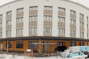 Денис Семенов проверил ход ремонтных работ в Павлово-Посадской поликлинике