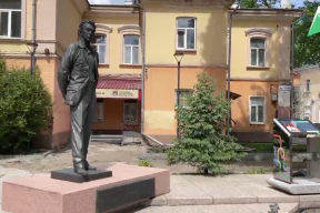 «За пять лет в городе обновили почти 60 парков и скверов»: Мэр Иркутска Руслан Болотов проинспектировал ход создания сквера на пересечении улиц Советской и Аэрофлотской