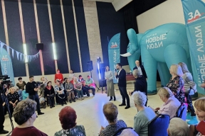 Депутаты горсовета провели танцевальный фестиваль активного долголетия для новосибирцев «серебряного» возраста