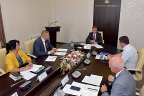 Глава Барнаула Вячеслав Франк вместе с коллегами обсудил создание спортшколы по кикбоксингу