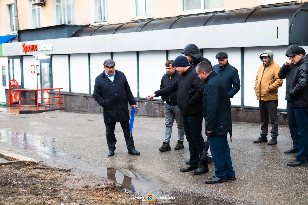 «Чистота города — общая ответственность»: мэр Станислав Трофимов в рамках экологического месячника проверил состояние улиц Чебоксар после зимы