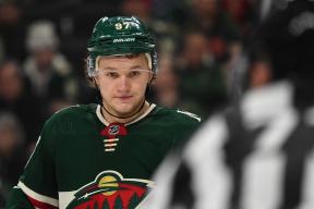 Kirill Kacazovu preparing record contract in «Minnesota»