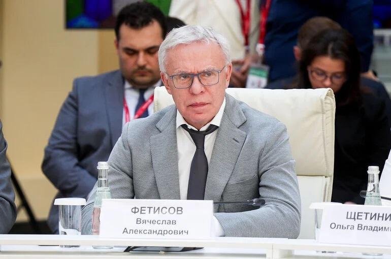 «Цинично, разве нет?»: Фетисов осудил Исинбаеву на ПМЭФ за отказ отстаивать российский флаг в МОК