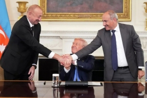 «НАТО уже на Каспии». Иран готовится к войне на Кавказе. Что скрывается за «Дорогой Трампа»?