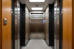 Ремонт лифтов исключили из фонда капремонта в Свердловской области: что изменится с 1 сентября