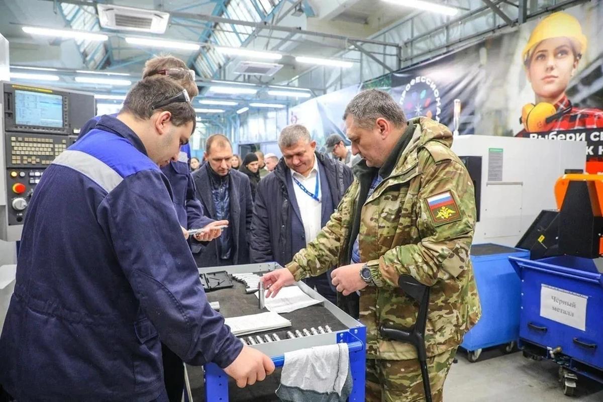 Сходил на экскурсию — остался работать: как подмосковный промтуризм помогает ветеранам СВО найти дело по душе