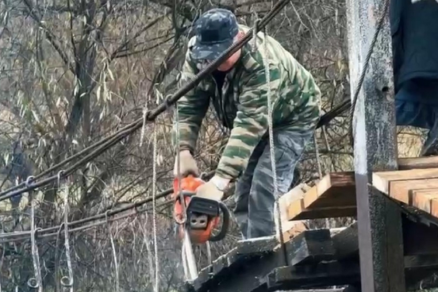 Пешеходный мост через Истру вновь соединяет две деревни