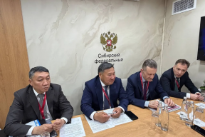 Глава Тывы Владислав Ховалыг в рамках ПМЭФ-2026 обсудил с президентом Cosmos Hotel Group Александром Бибой ход строительства гостиницы компании в Кызыле