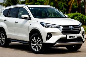 В РФ начались продажи семейных кроссоверов Toyota Rush за 2,6 млн