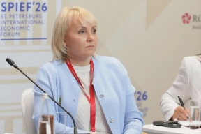 Костюк проголосовала первой: губернатор ЕАО подала пример на выборах в Госдуму и заксобрание