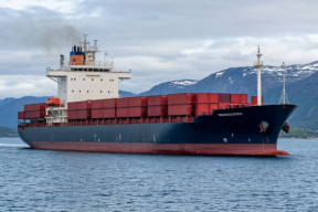 Экипаж судна LMZ Pluto эвакуировали в Норвежском море из-за неисправности