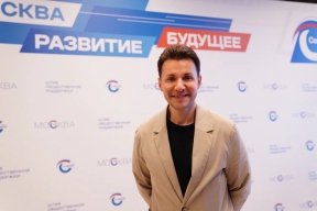 Одну жену потерял жену, а вторая бросила детей в аэропорту: История отца-одиночки актёра Манучарова