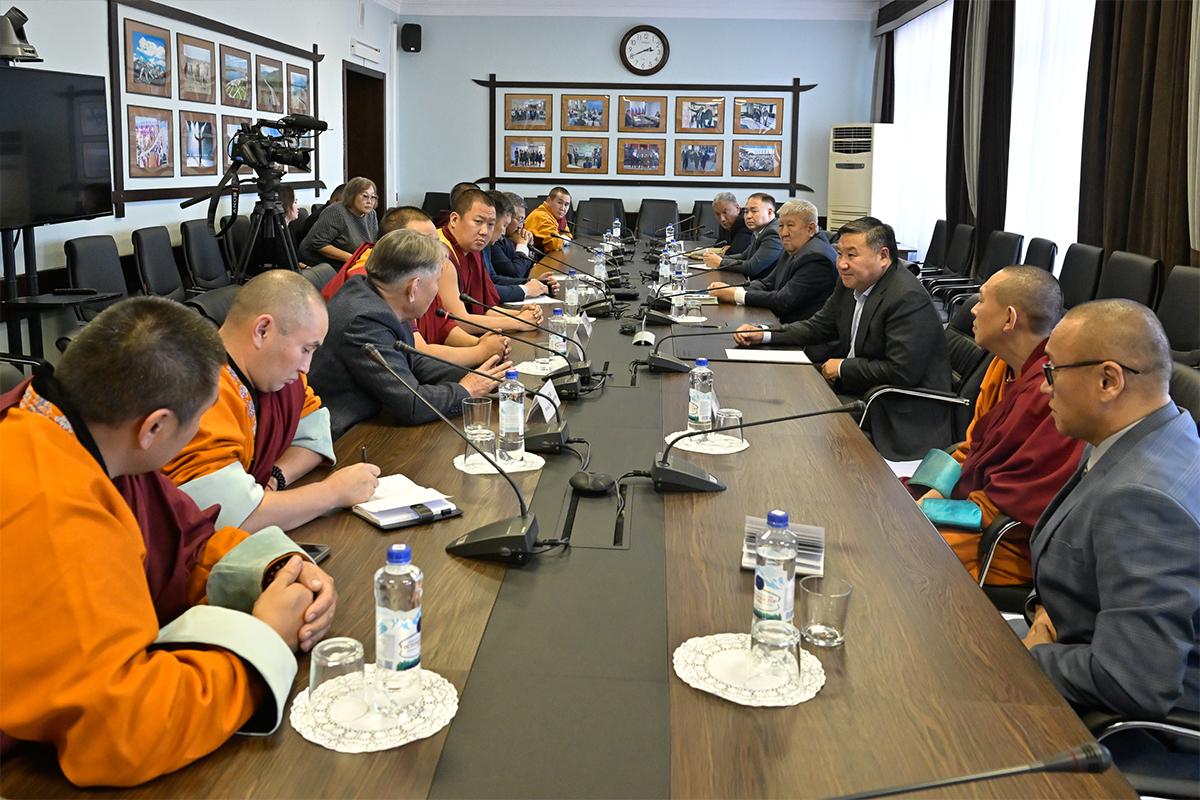 Пожар не сломил: глава Тувы пообещал отстроить сгоревший храм «Устуу-Хурээ» в третий раз