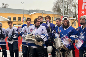 В центральном парке Городского округа Пушкинский прошел хоккейный матч в рамках фестиваля «Зимнее нашествие»