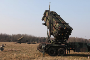 Эстония подводит войска к границе России: HIMARS достают до Петербурга