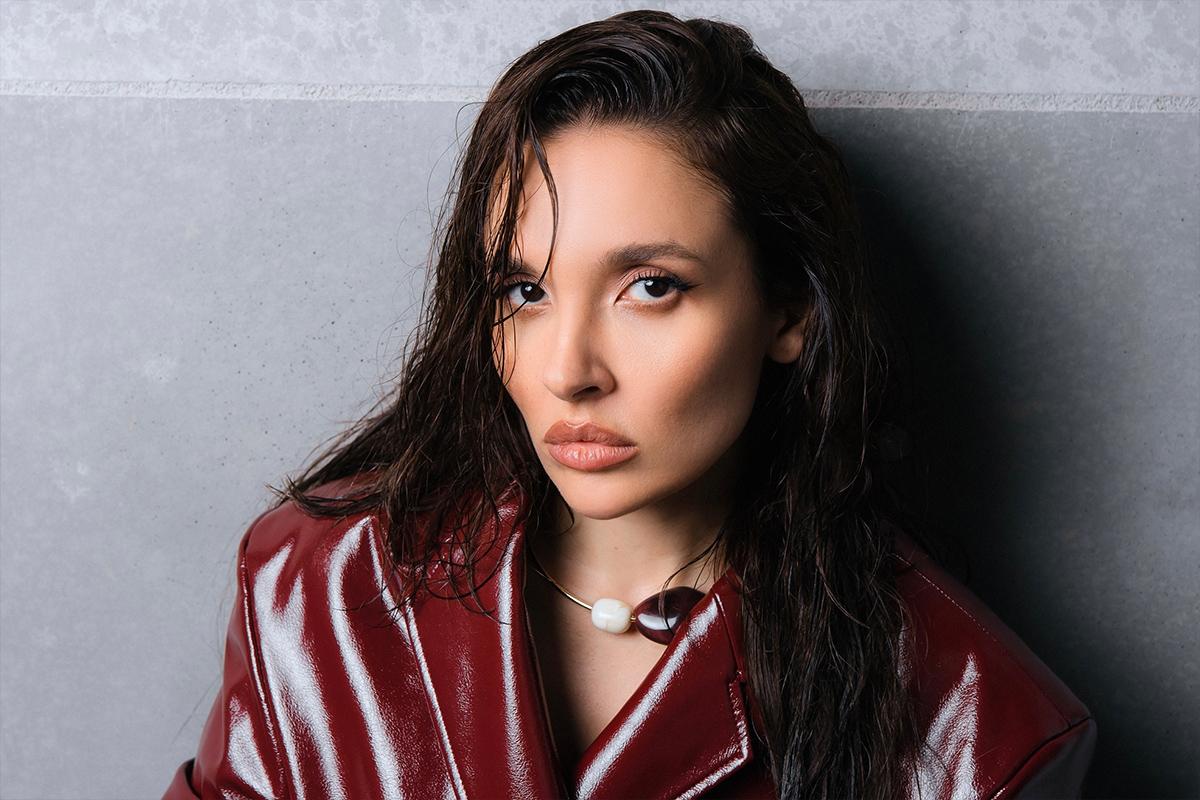 Звезда «Холопа» сделала пластическую операцию: «Грудь была визиткой, теперь новая жизнь»