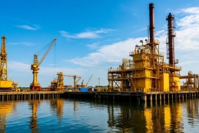 Нефтяная амнистия от США: сделки с российским сырьем разрешили еще на 2 месяца