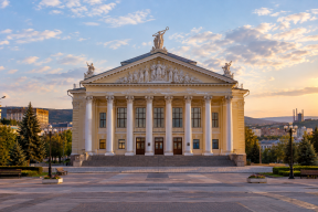 Из мэрии — в театр: бывший вице-мэр Нижнего Тагила возглавил драму