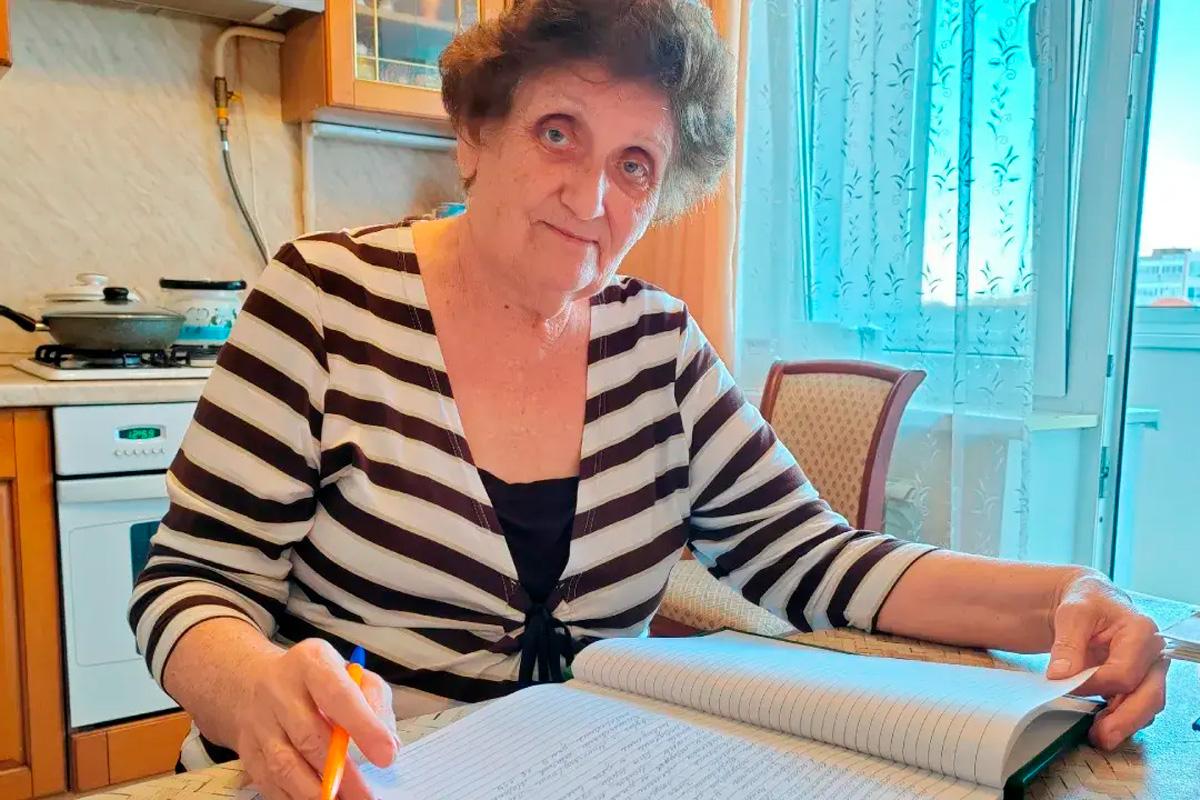 Пенсионерка из Зарайска собирает материалы для создания энциклопедии выпускников средней школы № 1