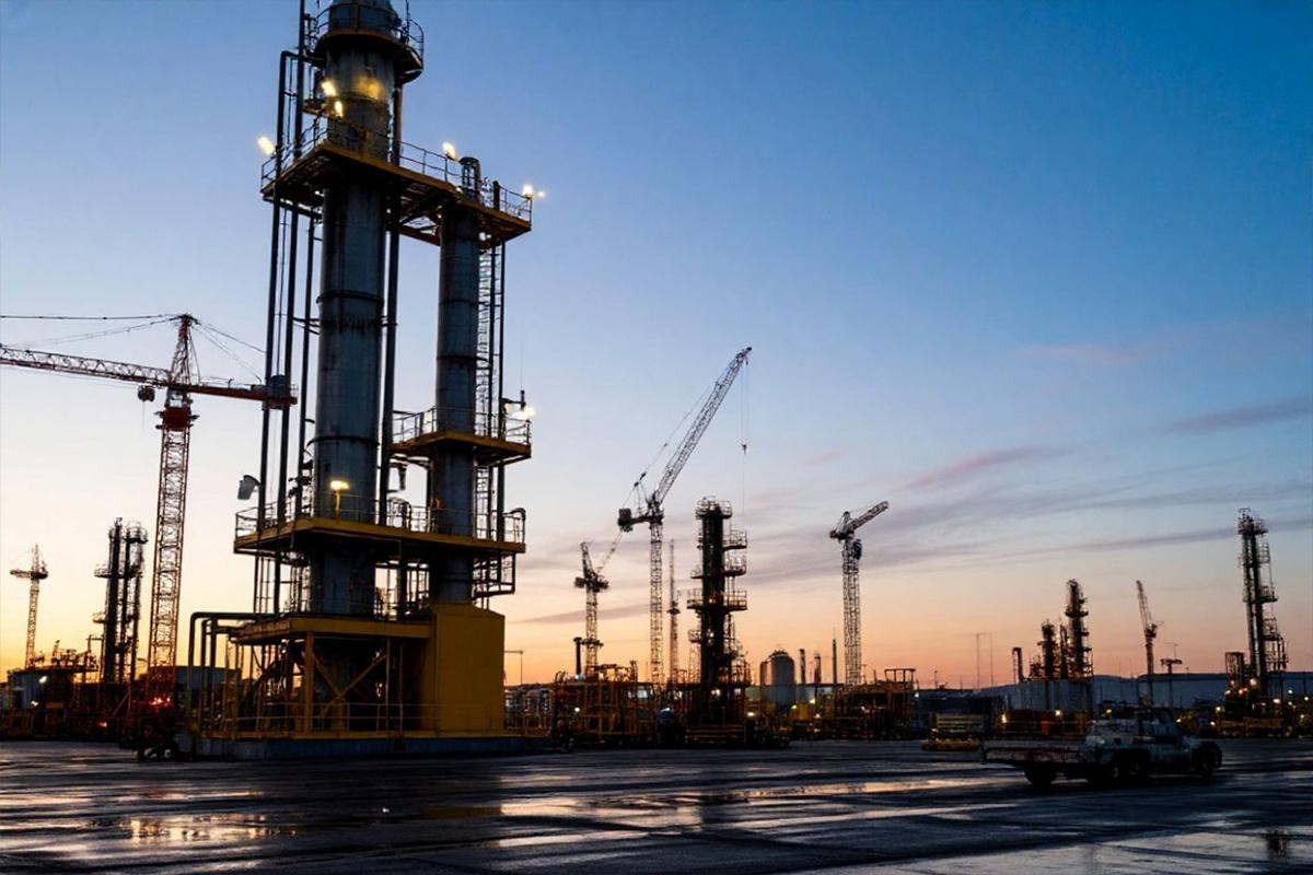 Нефтяной потолок пробит: в США ждут нового ценового пика в ближайшие недели