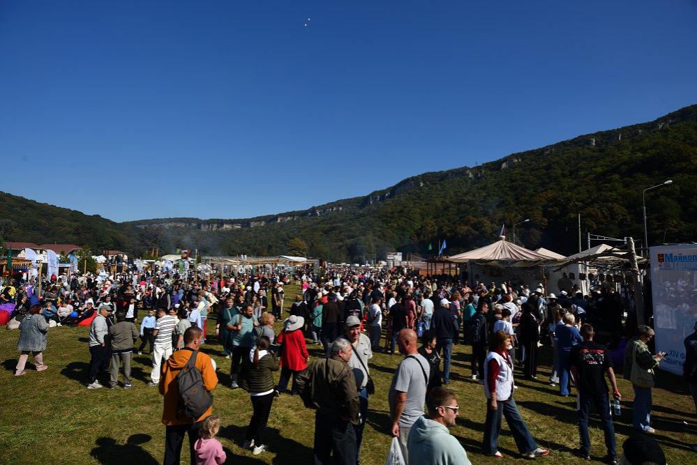 Адыгея взяла миллион: горная республика обновила рекорд турпотока и готовится к летнему буму