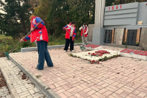 Волонтеры школ Рузского муниципального округа в рамках акции «Обелиск» очистили воинские захоронения и памятники