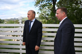 Глава Адыгеи Мурат Кумпилов посетил строящийся курортный комплекс RED BRIDGE RESORT в Майкопском районе