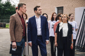 Андрей Булгаков осмотрел будущий открытый стадион на территории школы №3 в Щелкове